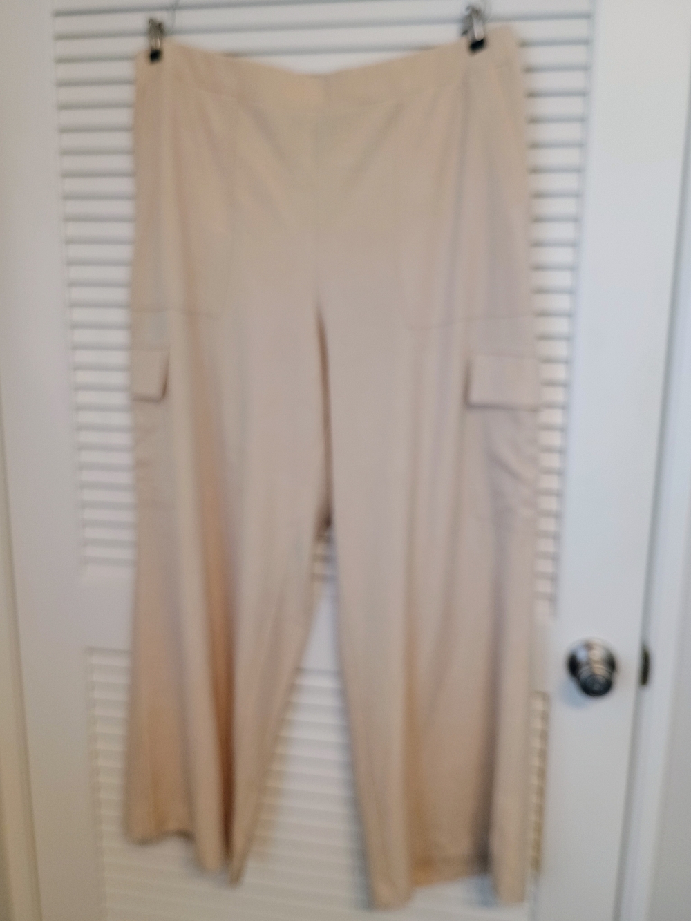 Lane Bryant Wide-Leg Cargo Pants in Light Beige
